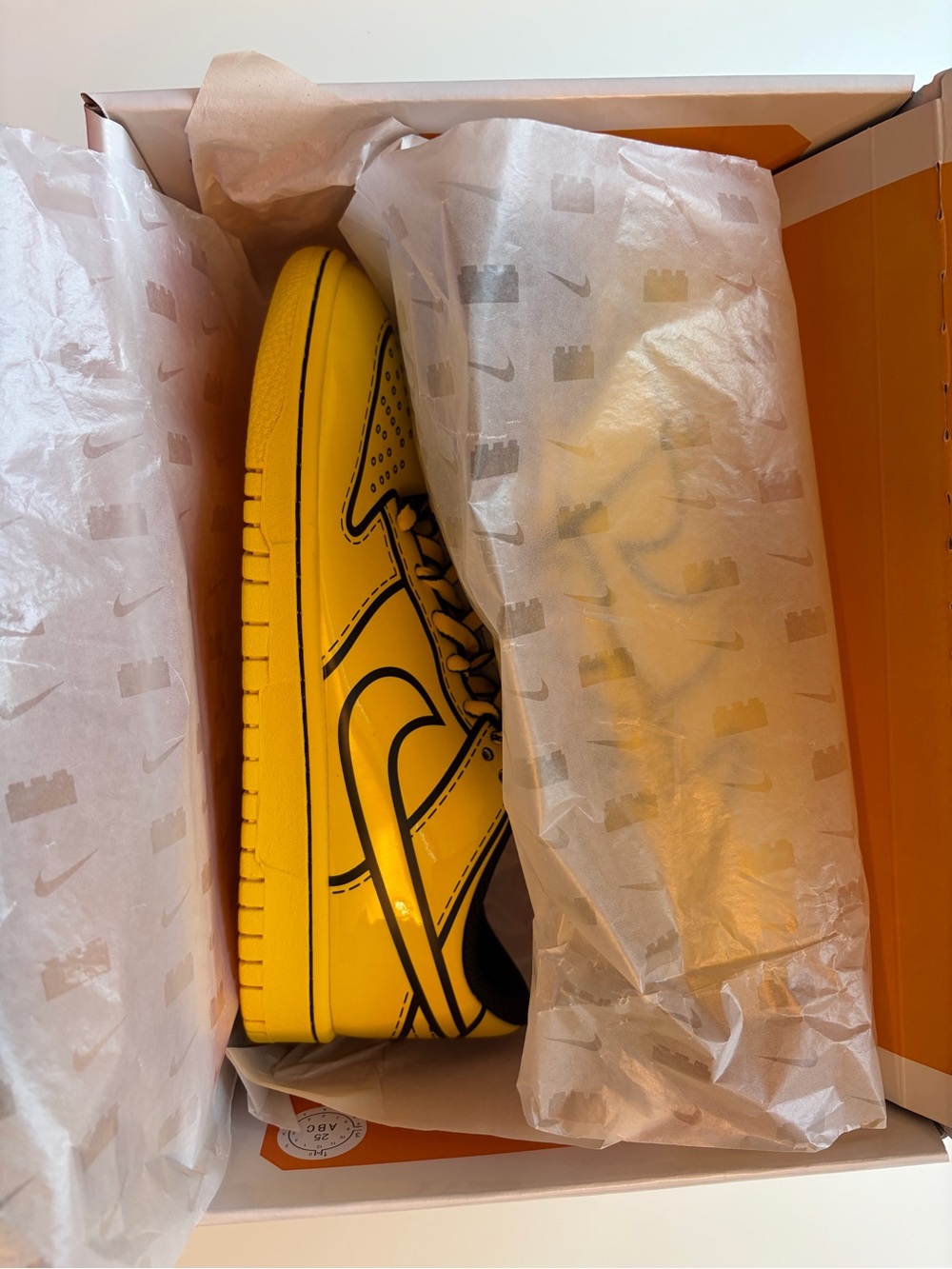 BNIB Nike Lego Dunk Kids Yellow and Black Low-Top Sneakers
